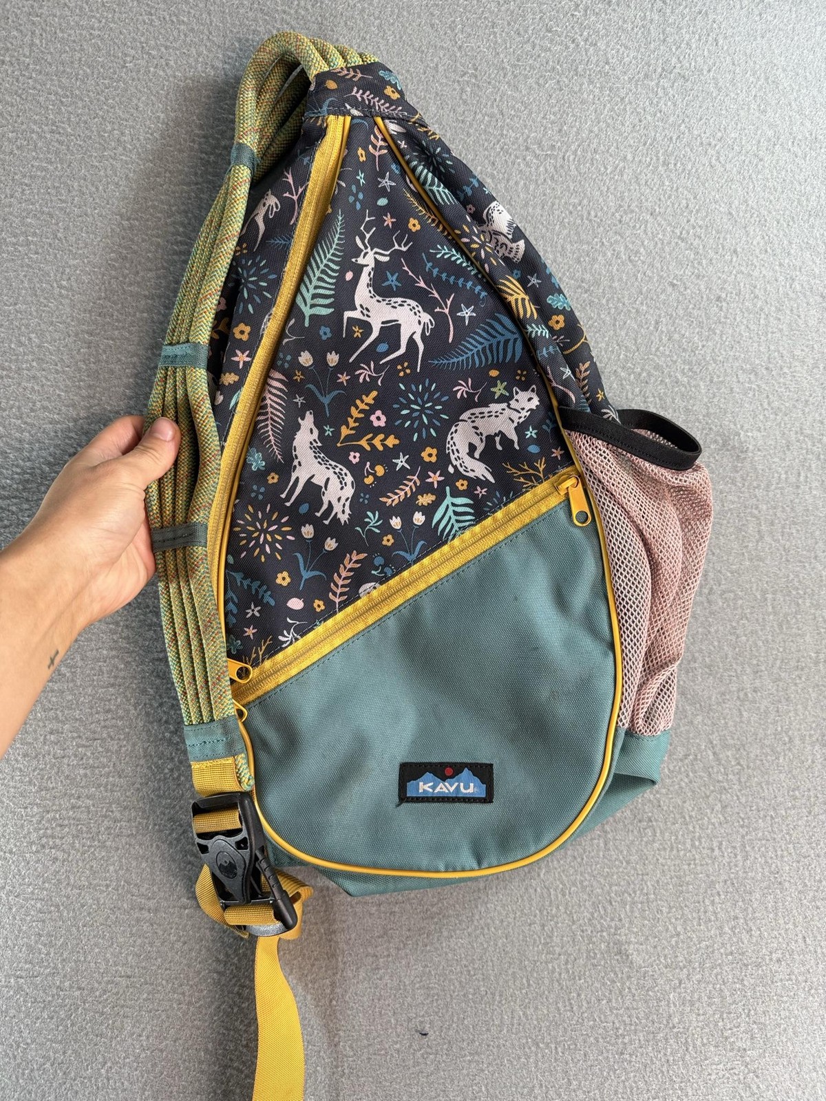 KAVU Green 20in Rope Sling Backpack Nature Print Water Bottle Pocket