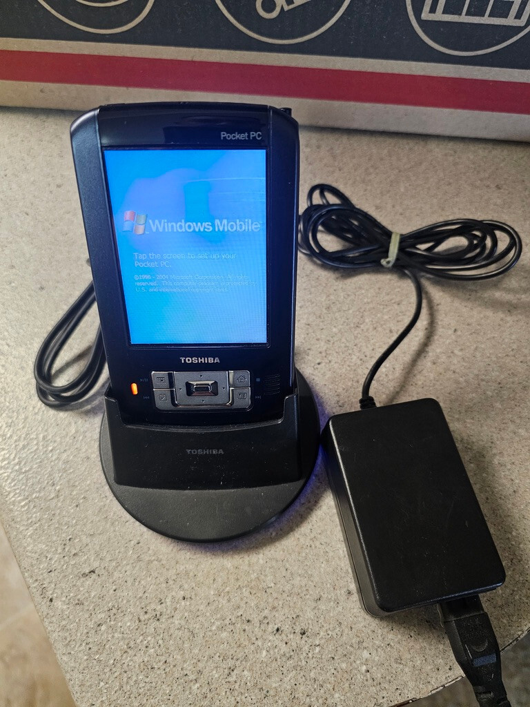 Toshiba Pocket PC E400 Windows Mobile 2003 Premium 300 MHz W/CRADLE Toshiba Pocket PC E400 Windows Mobile 2003 Premium 300 MHz W/CRADLE