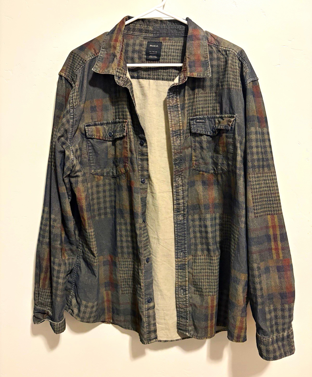 RVCA Men\'s Corduroy Plaid Long Sleeve Button-Up Shirt Gray/Brown Size XL RVCA Men\'s Corduroy Plaid Long Sleeve Button-Up Shirt Gray/Brown Size XL