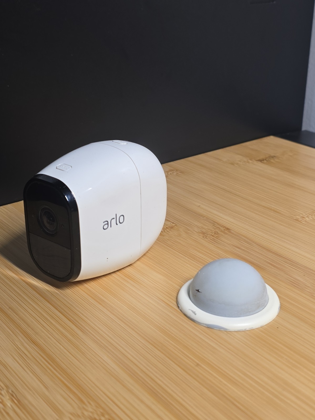 Arlo Pro VMC4030 Wireless Security Camera NO BATTERY Arlo Pro VMC4030 Wireless Security Camera NO BATTERY