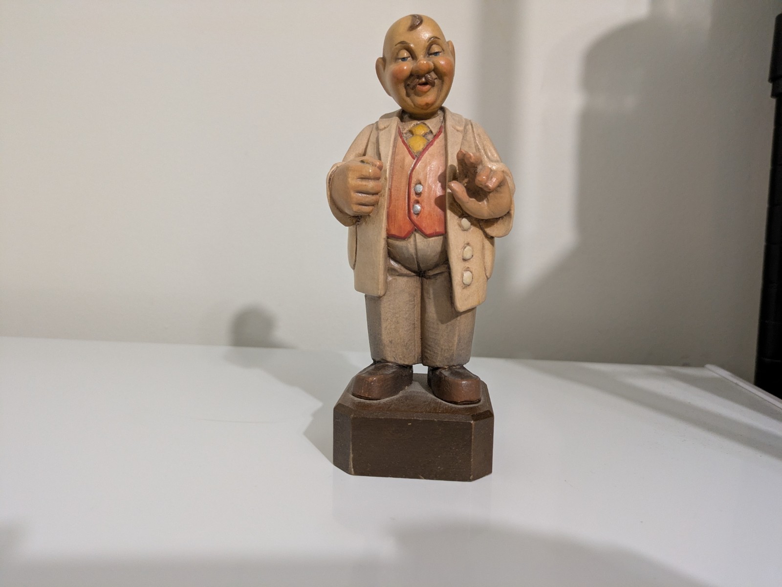 (Broken) Vintage Anri Hand Carved Psychiatrist 6.5” Wooden Figurine Italy (Broken) Vintage Anri Hand Carved Psychiatrist 6.5” Wooden Figurine Italy