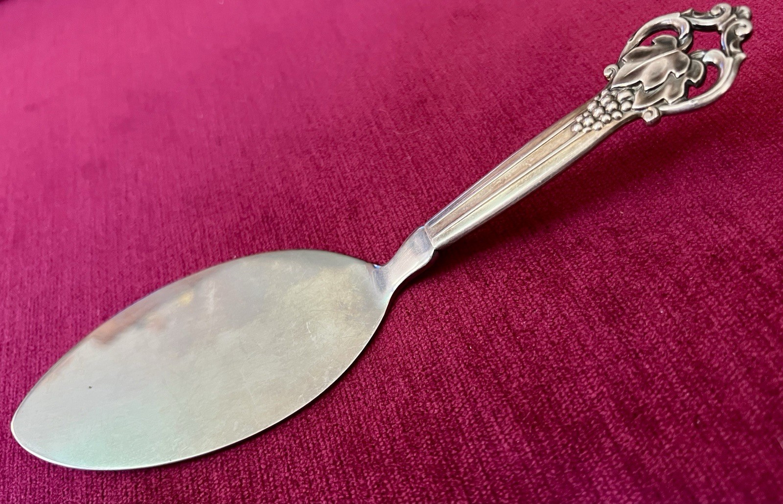 VTG DANISH STERLING PASTRY SERVER GRAPES PATTERN COHR DENMARK STAINLESS HANDLE