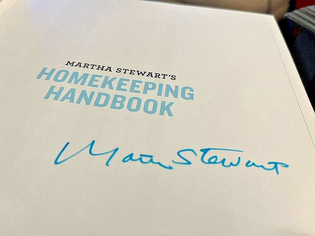 Martha Stewart\'s Homekeeping Handbook SIGNED Essential Guide HC Book 1st Ed 2006