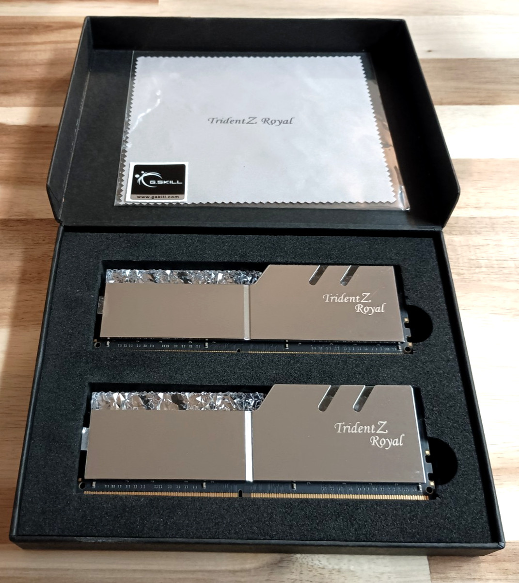 G.Skill 32GB (2 x 16GB) Trident Z5 Royal Series DDR4 3200 CL16 RAM Memory G.Skill 32GB (2 x 16GB) Trident Z5 Royal Series DDR4 3200 CL16 RAM Memory