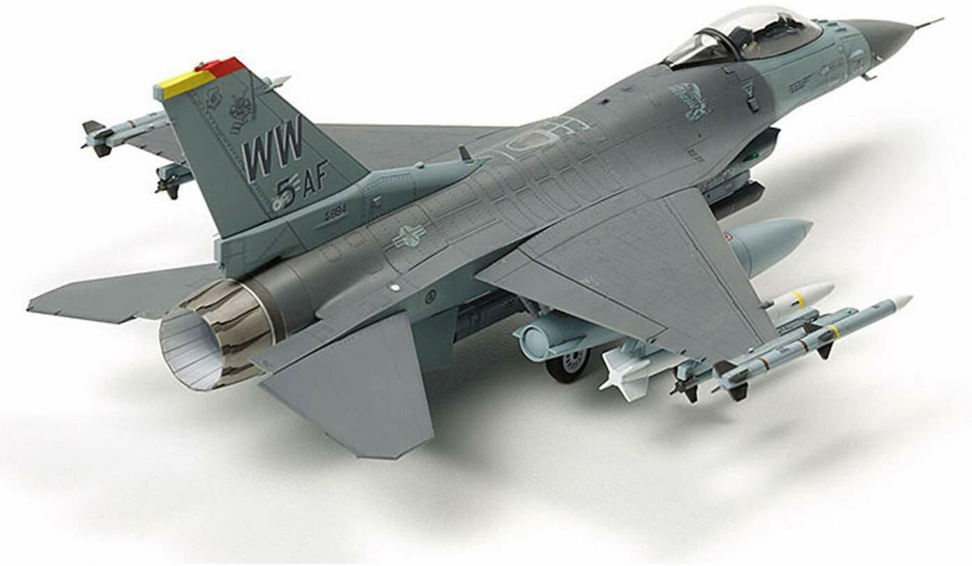 Tamiya America, Inc 60788, 1/72 F-16 CJ Fighting Flacon , w/Equipment, TAM6