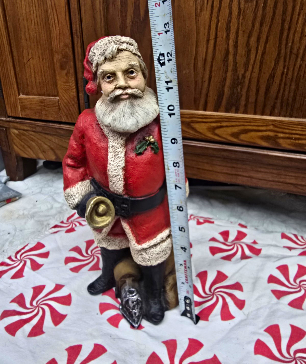 Vintage 1988 Universal Statuary 13” Tall Santa w/ Toys Resin Figurine