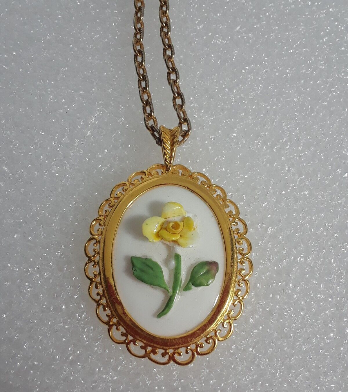Coalport England Yellow Rose Pendant on 24 in Gold Tone Chain Necklace
