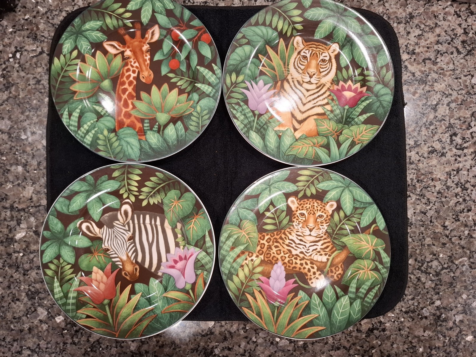 Sakura JUNGLE Set of 4 SALAD PLATES Animals Giraffe Zebra Tiger Leopard 8.25