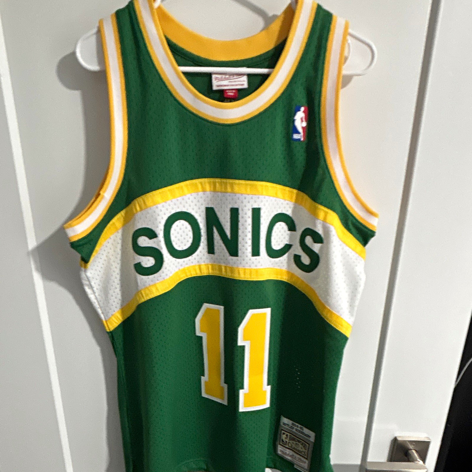 Mitchell & Ness NBA Seattle Supersonics Detlef Schrempf Jersey (L) NWT SWINGMAN Mitchell & Ness NBA Seattle Supersonics Detlef Schrempf Jersey (L) NWT SWINGMAN