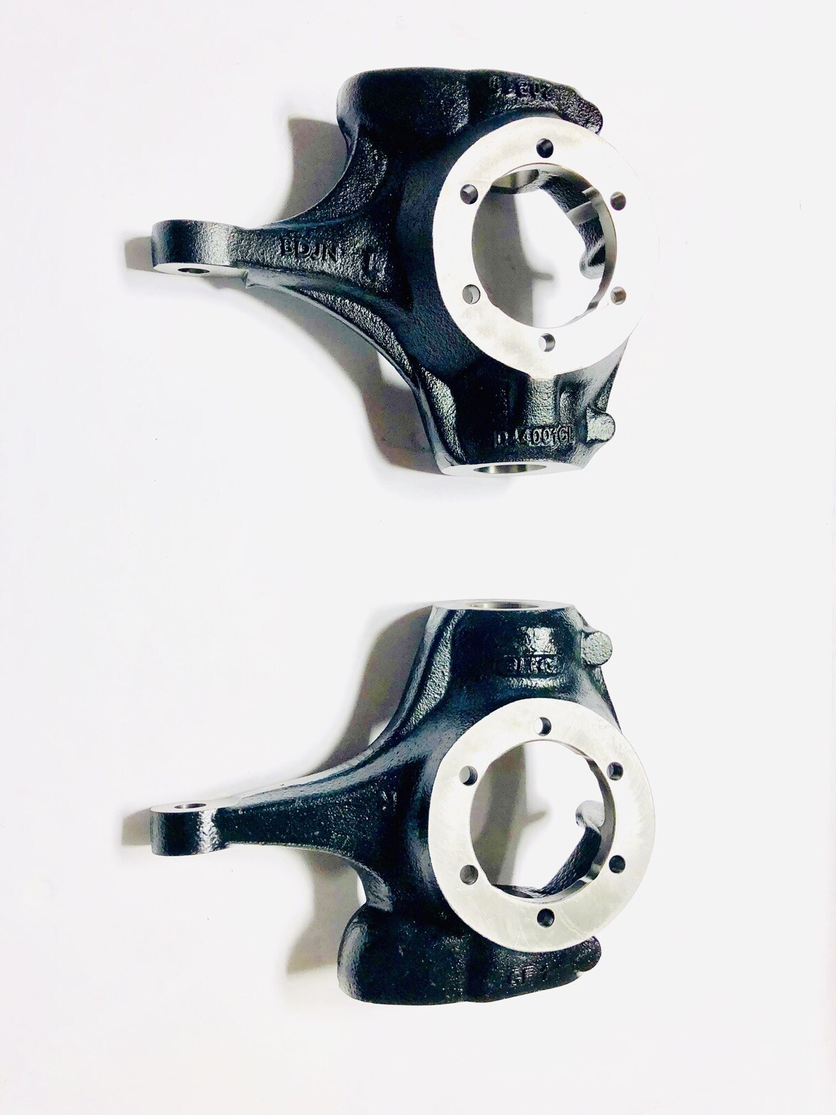 Pair of Dana 44 Chevy Flat Top Knuckles Machined for Crossover Steering