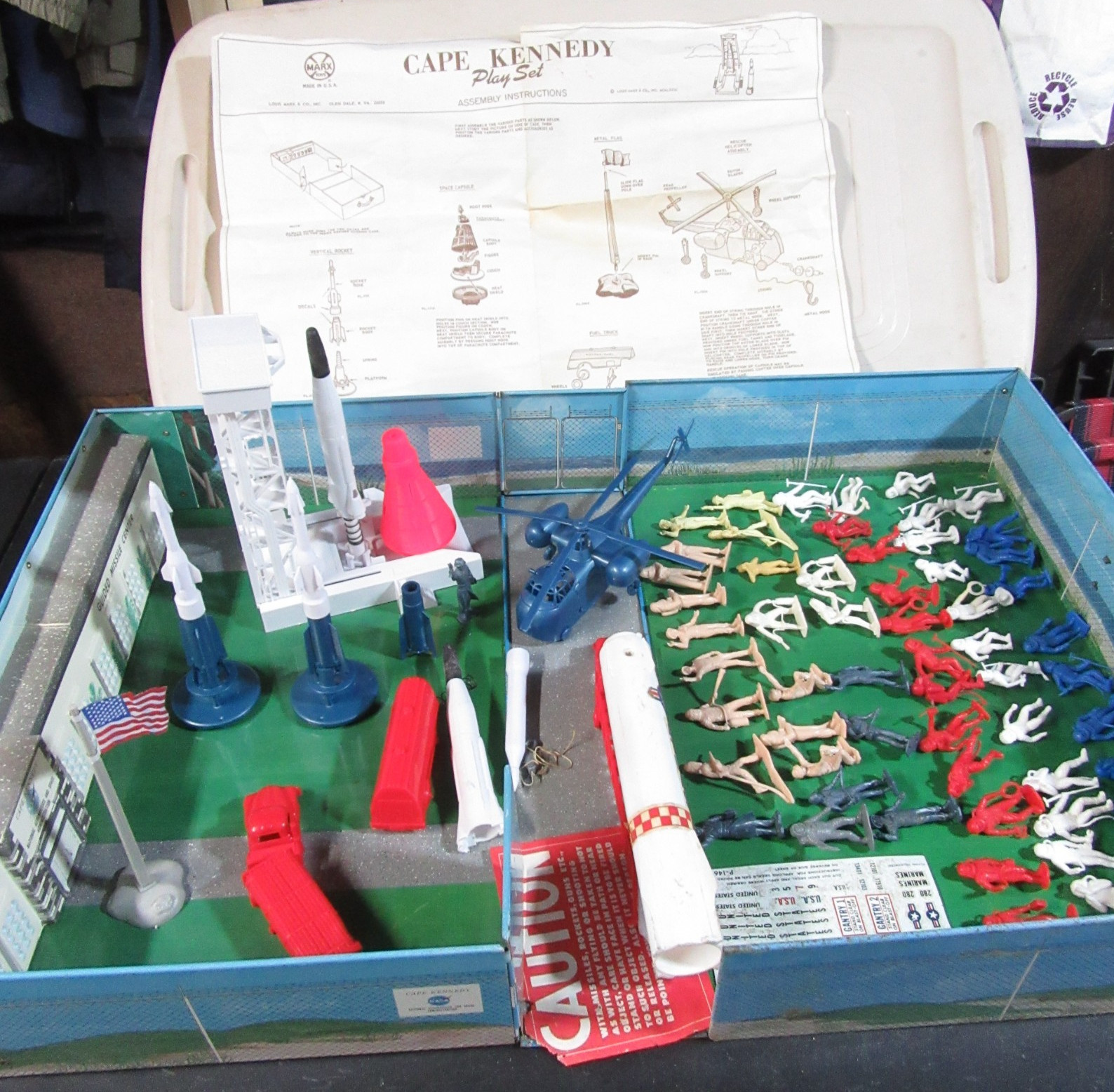 1968 Marx Carry-All Action Cape Kennedy Playset Vtg Not Complete