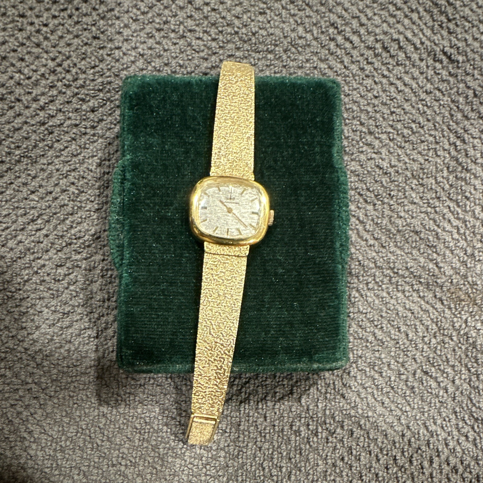 Vintage Bucherer Ladies\' Wristwatch Gold Tone