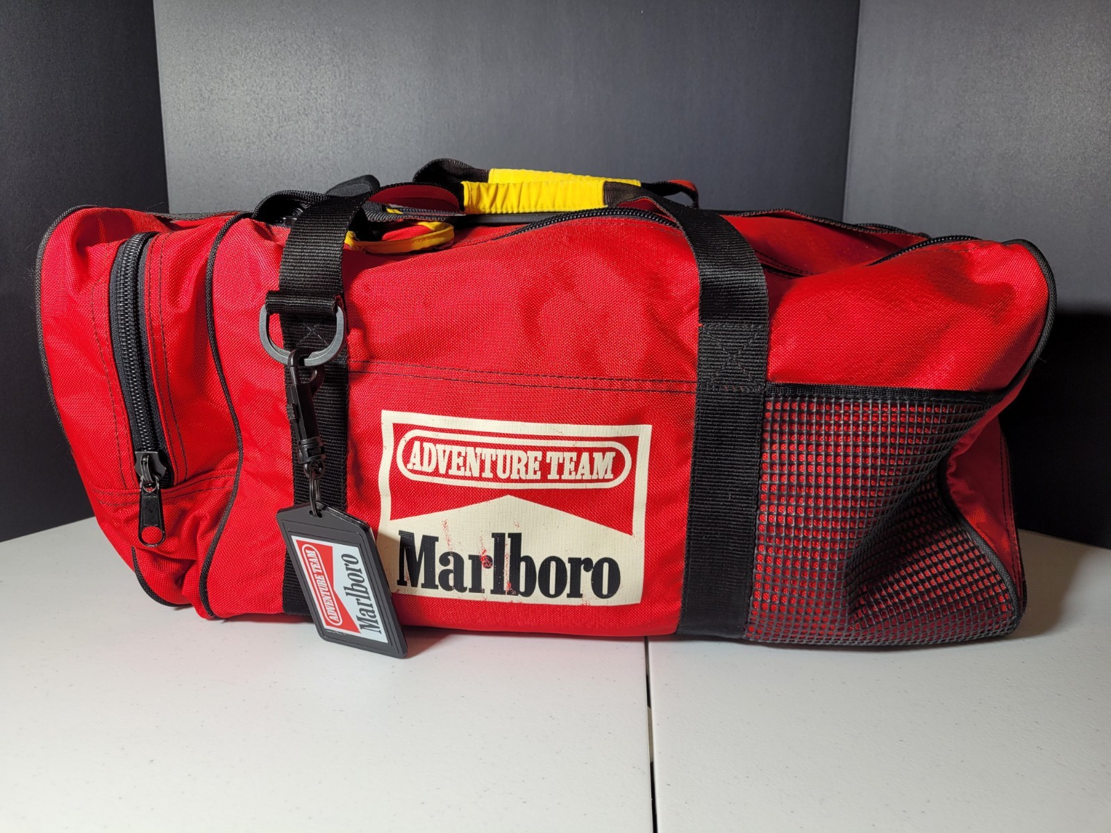 Vintage Marlboro Insulated Cooler Duffle Bag Adventure Team 1990 Lizard Rock Red Vintage Marlboro Insulated Cooler Duffle Bag Adventure Team 1990 Lizard Rock Red