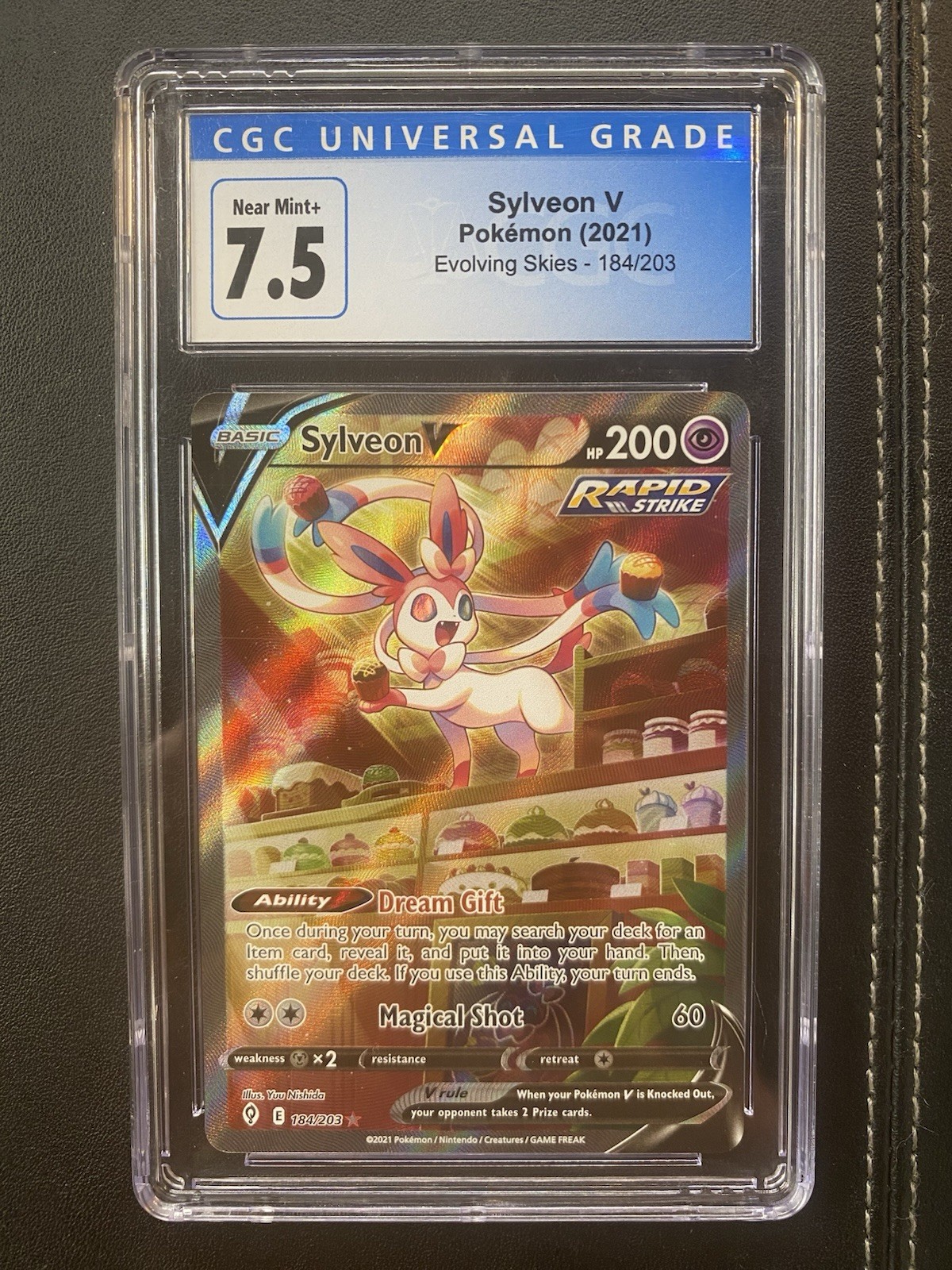 Pokemon TCG Sylveon V Evolving Skies  2021 184/203 CGC 7.5 Blue Label