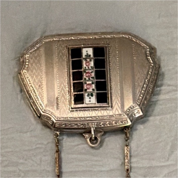 Vintage Silver Tone Metal Vanity Compact Purse w/ Chain Strap Mirror, Powder Vintage Silver Tone Metal Vanity Compact Purse w/ Chain Strap Mirror, Powder