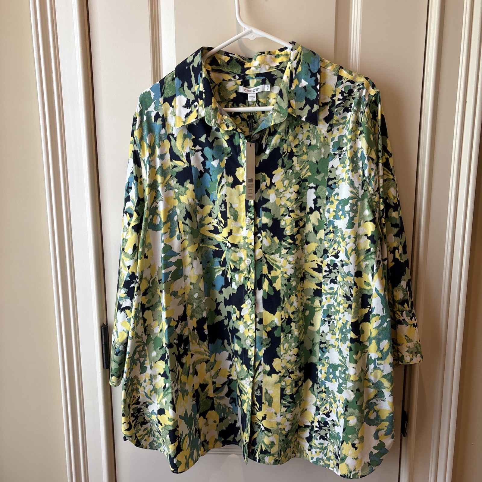 Chico\'s No Iron Tunic Womens 3.5 Green Floral Stretch 3/4 Sleeve NWT $99.00 Chico\'s No Iron Tunic Womens 3.5 Green Floral Stretch 3/4 Sleeve NWT $99.00
