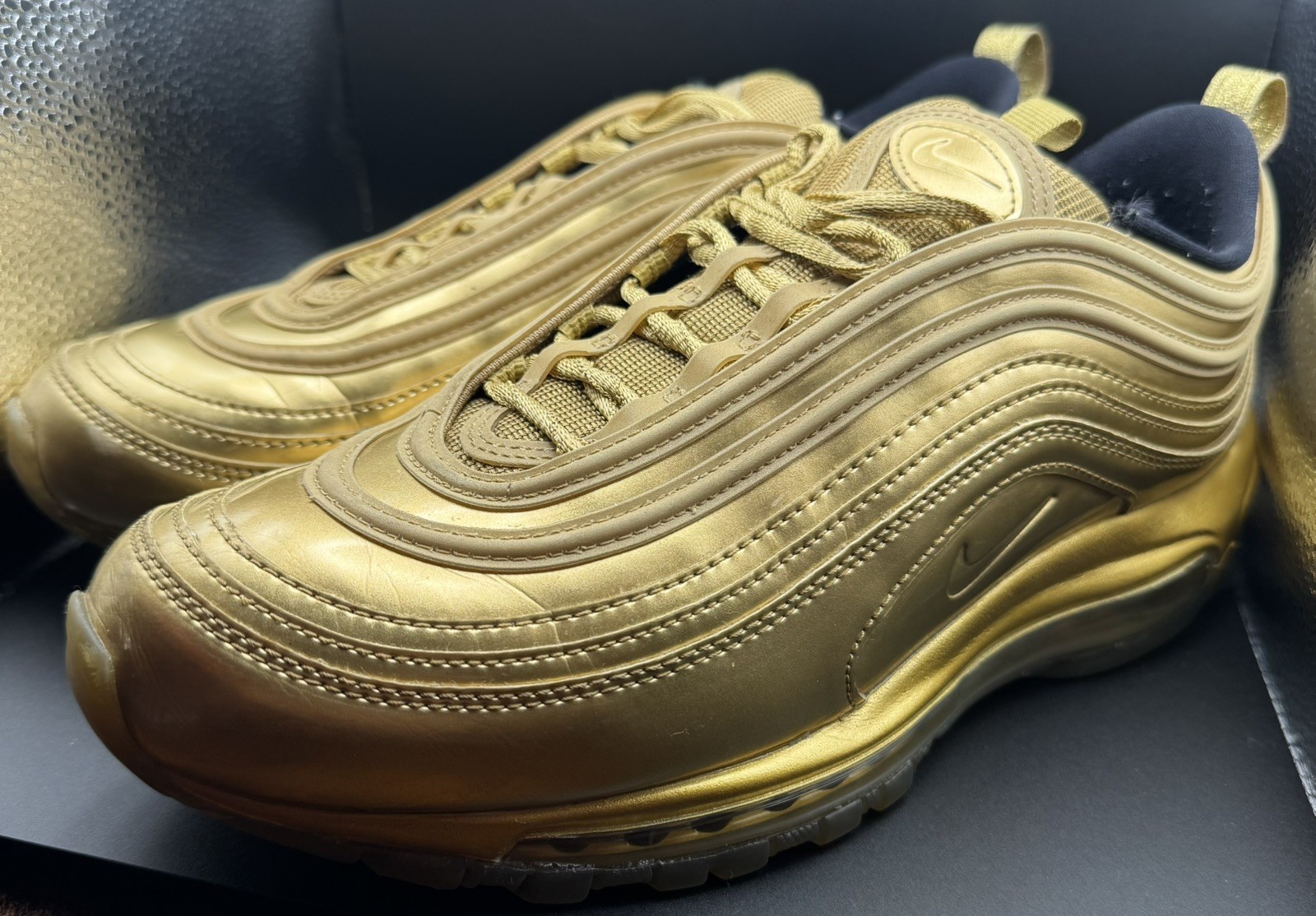 Nike Air Max 97 Metallic Gold Low Top Shoes CT4556-700 Men’s Size 9.5 US NO BOX