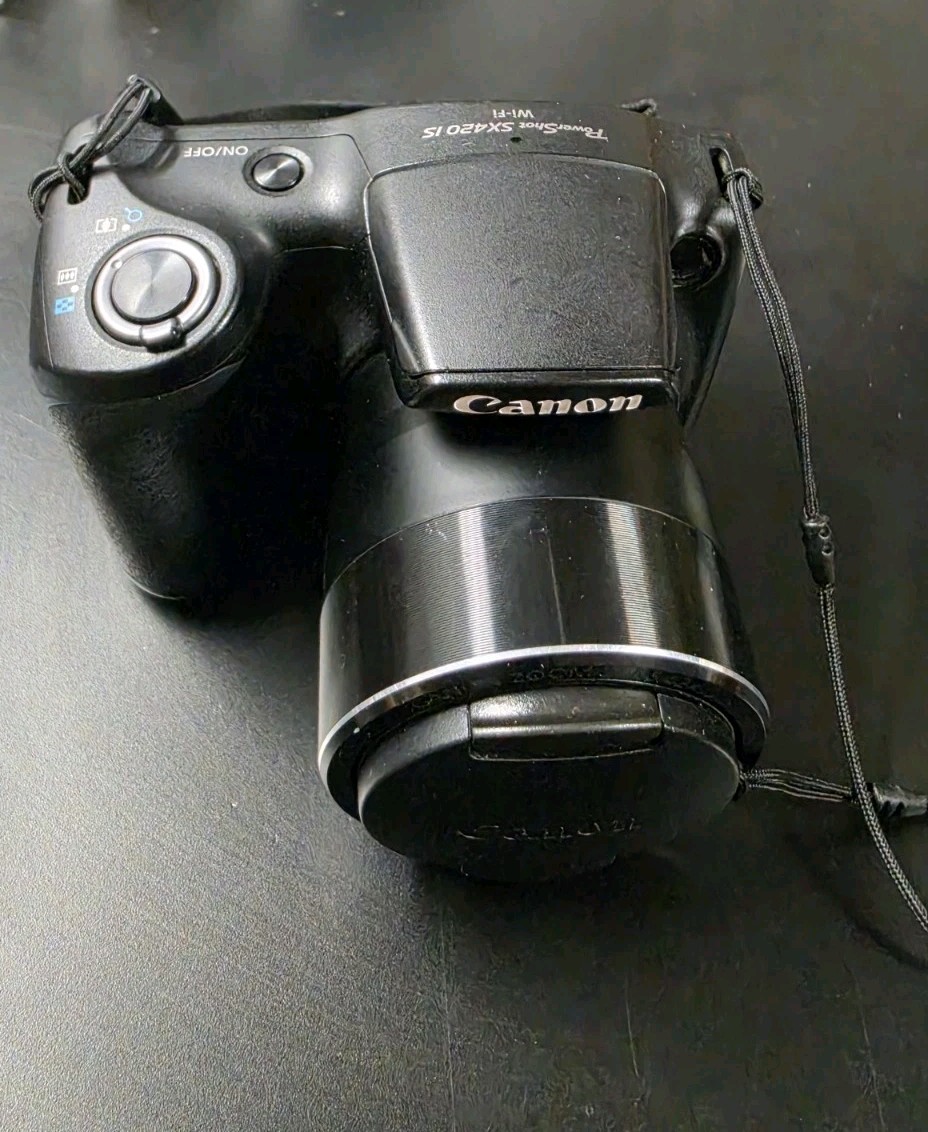 Canon PowerShot SX420 IS 20.0MP Super Zoom Bridge Camera 20 MP Tested Working Canon PowerShot SX420 IS 20.0MP Super Zoom Bridge Camera 20 MP Tested Working