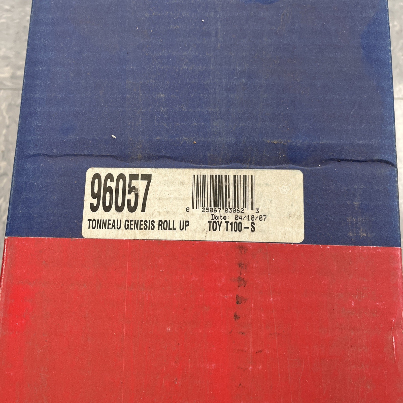 Lund Roll Up Cover Toyota Tundra 8’ Box 2000-2006 Pickup Truck Lund Roll Up Cover Toyota Tundra 8’ Box 2000-2006 Pickup Truck