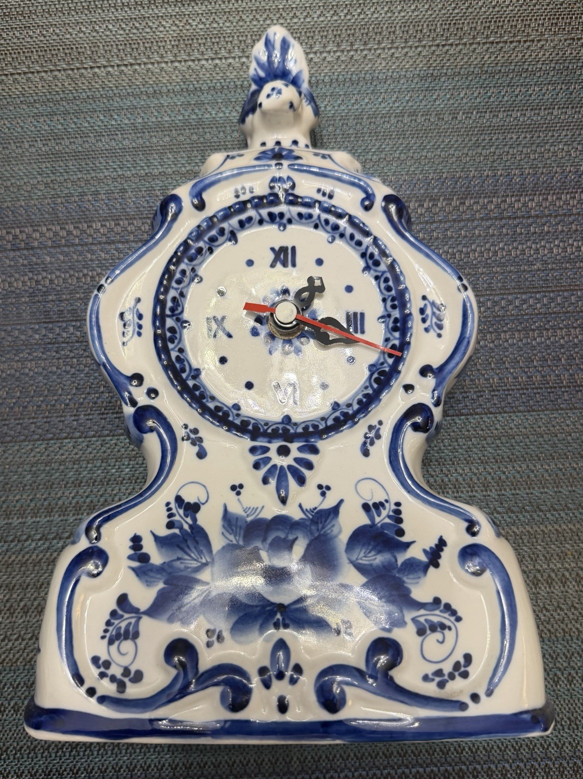 RARE  VTG  GZHEL RUSSIAN PORCELAIN CLOCK HAND PAINTED SIGNED