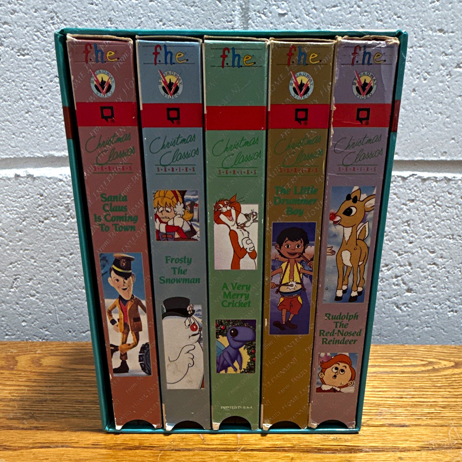 Family Home Entertainment Children's Christmas Classics VHS Box Set NTSC English