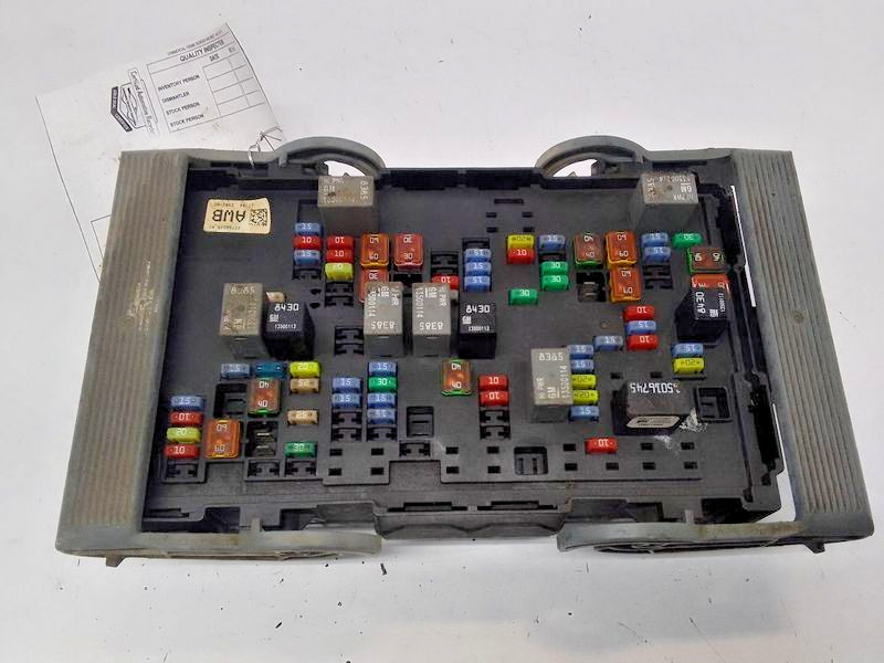 2010-2014 Chevy Silverado GMC Sierra 2500 3500 6.6L Duramax Fuse Box OEM