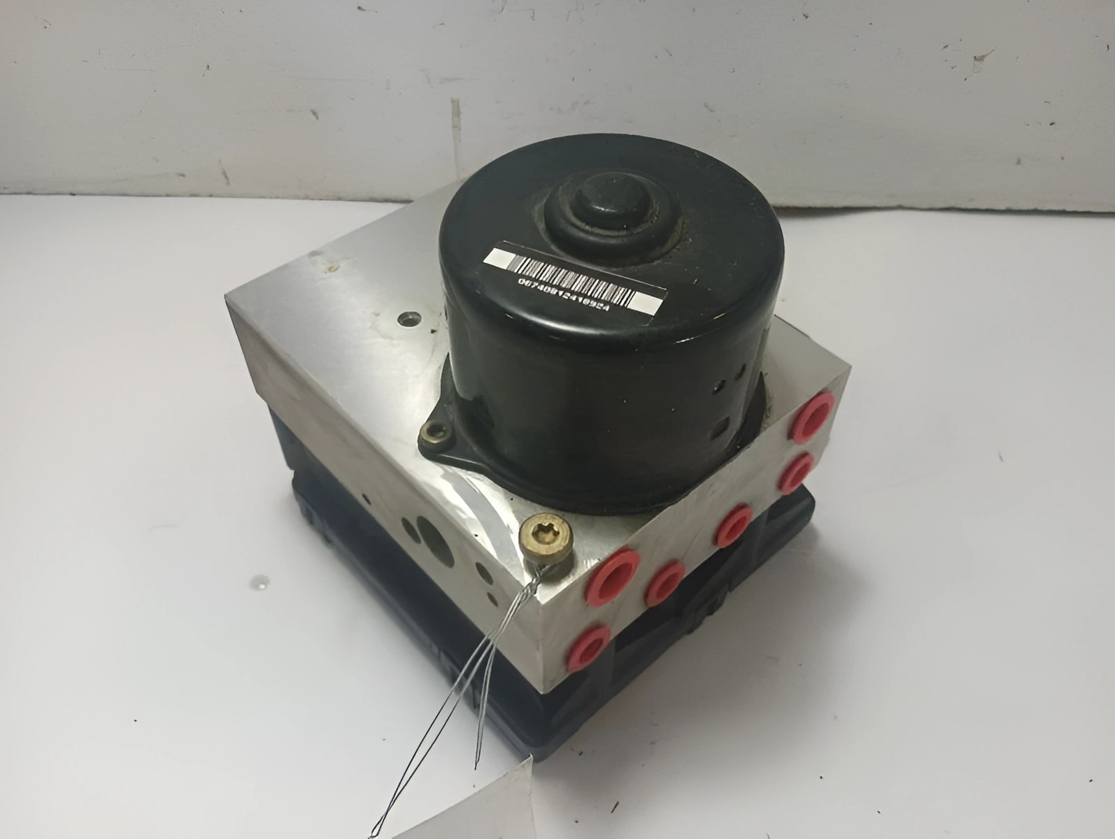2001 - 2002 Toyota Sequoia ABS Anti Lock Brake Pump Assembly OEM