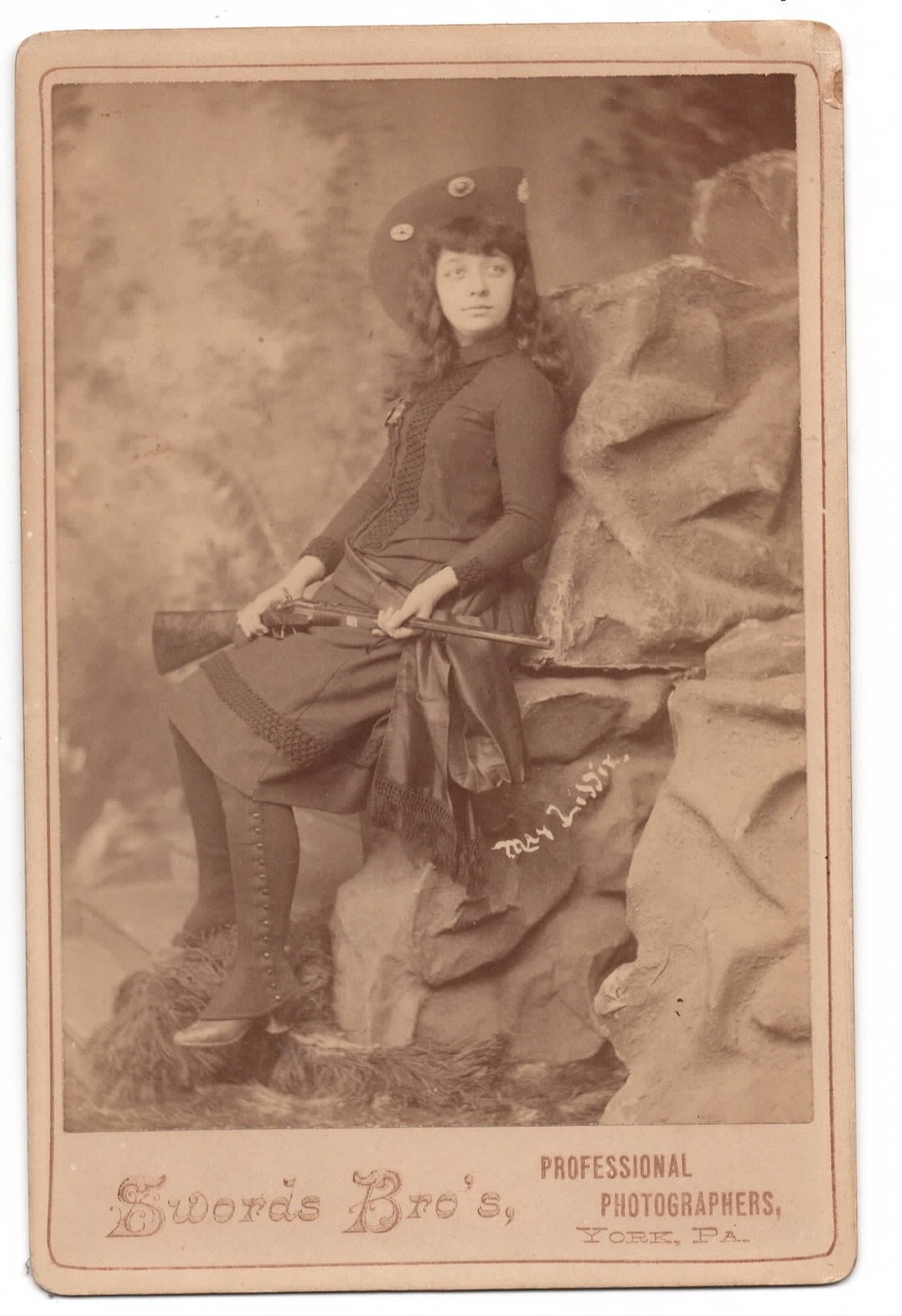 Original 1880s Cabinet Photo of Old West Sharpshooter May Lillie with Rifle Original 1880s Cabinet Photo of Old West Sharpshooter May Lillie with Rifle