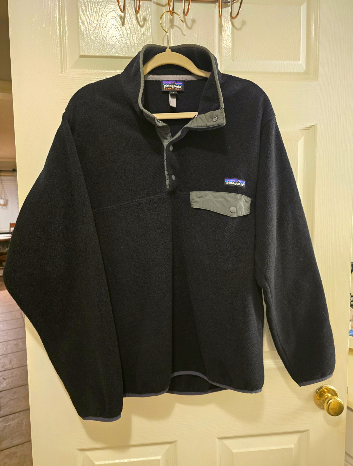 Patagonia Synchilla Men\'s M Black/Gray Fleece 1/4 Snap Pullover Great Condition Patagonia Synchilla Men\'s M Black/Gray Fleece 1/4 Snap Pullover Great Condition