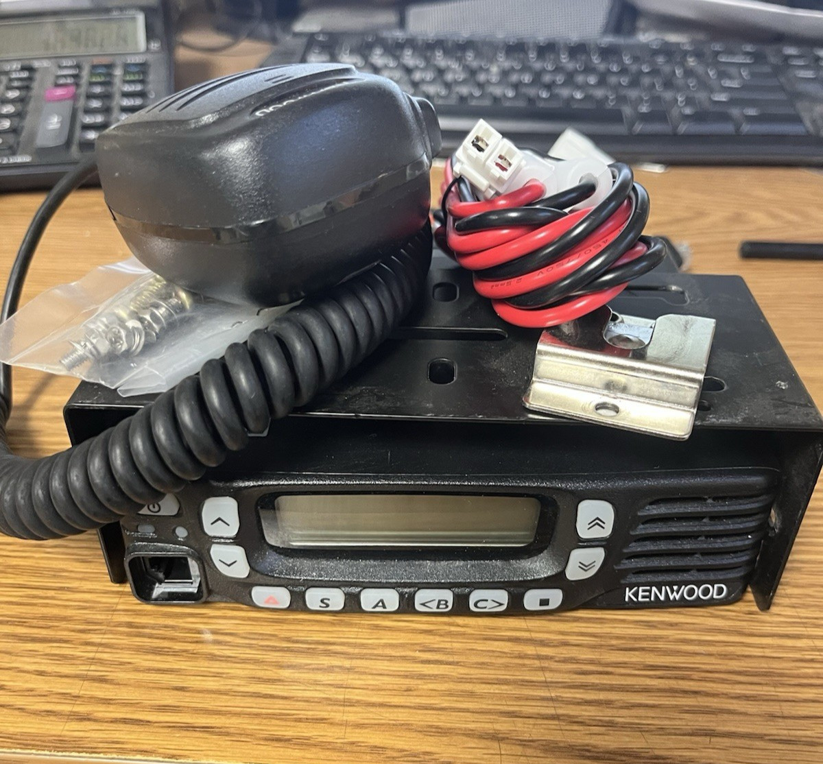 Kenwood TK-8180HK UHF FM Two-Way Radio complete kit . PRICE REDUCED Kenwood TK-8180HK UHF FM Two-Way Radio complete kit . PRICE REDUCED