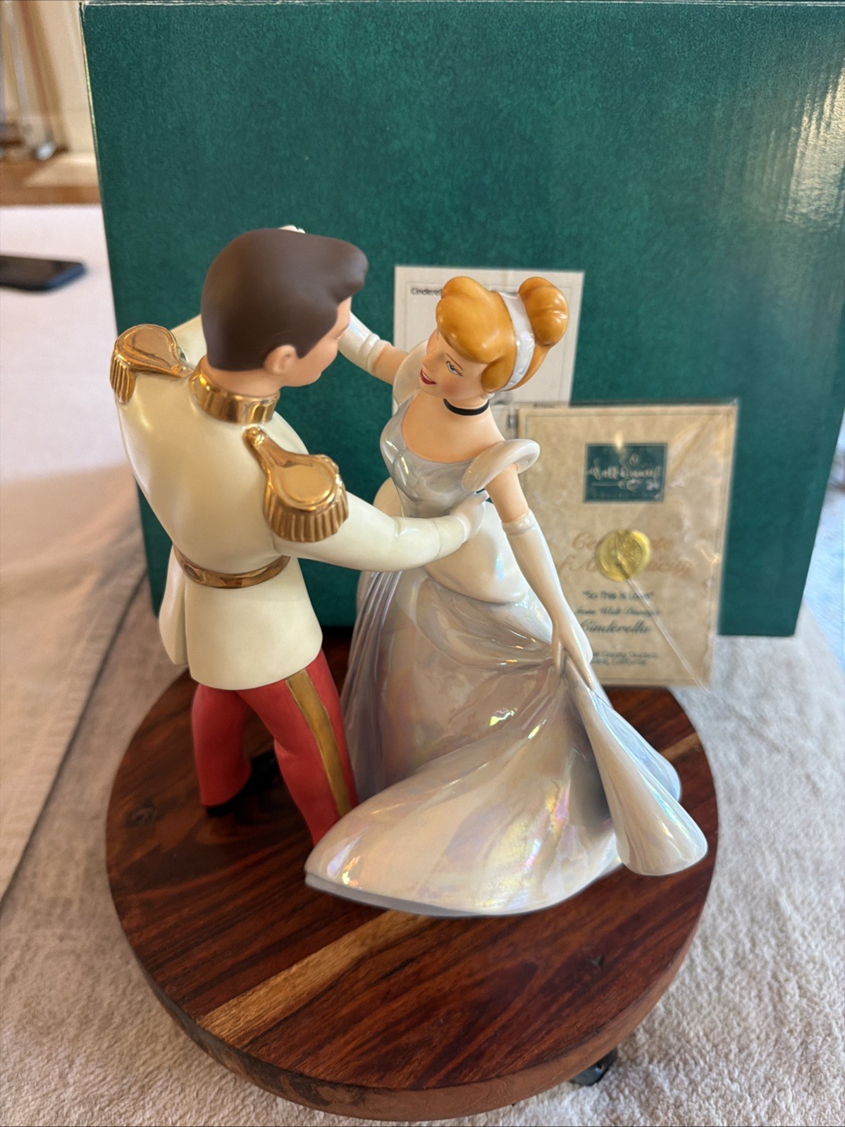 WDCC Cinderella And Prince Charming “So This Is Love” w/box and COA WDCC Cinderella And Prince Charming “So This Is Love” w/box and COA