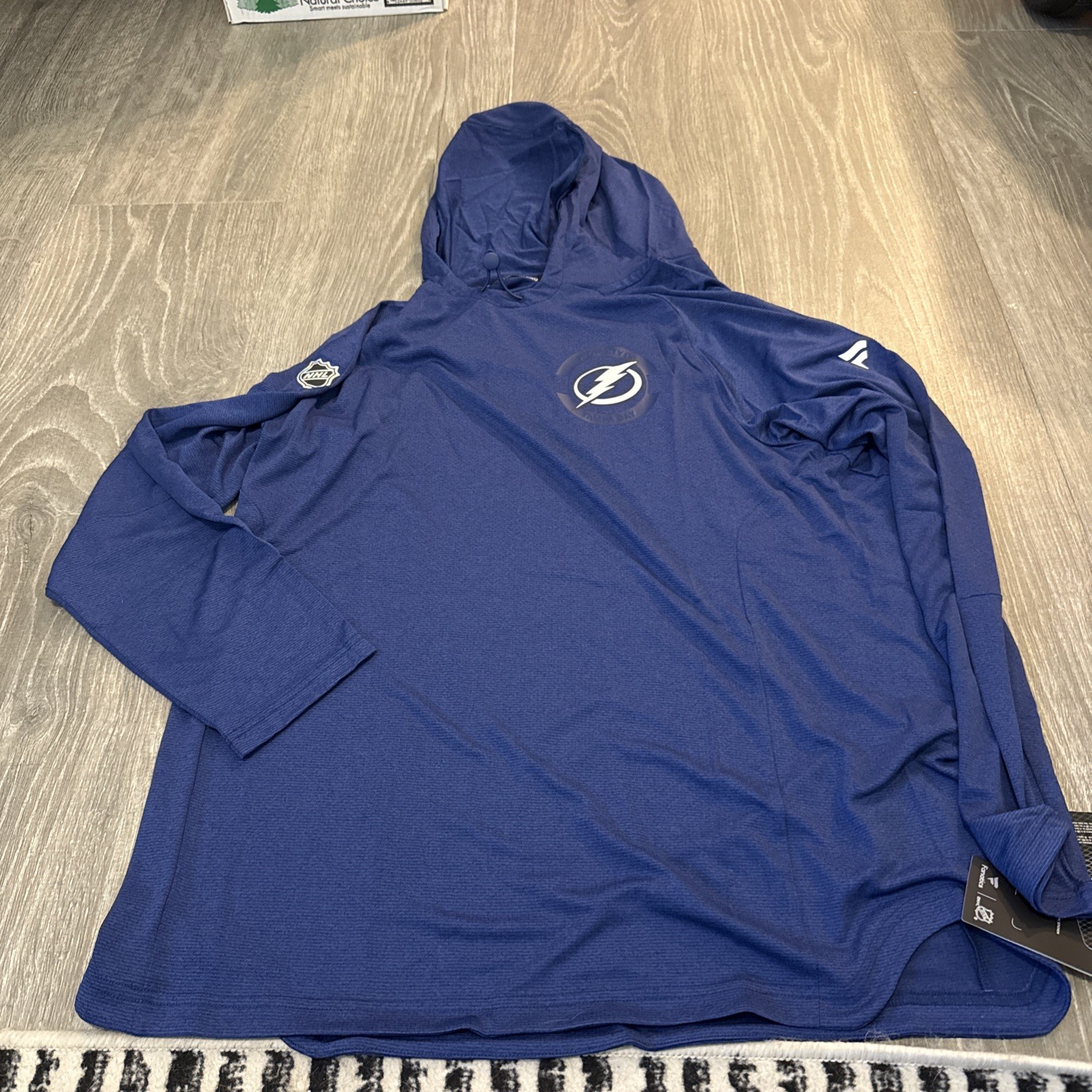 Fanatics Tampa Bay Lightning Authentic Pro Lightweight Hoodie Men’s Size 2XL Fanatics Tampa Bay Lightning Authentic Pro Lightweight Hoodie Men’s Size 2XL