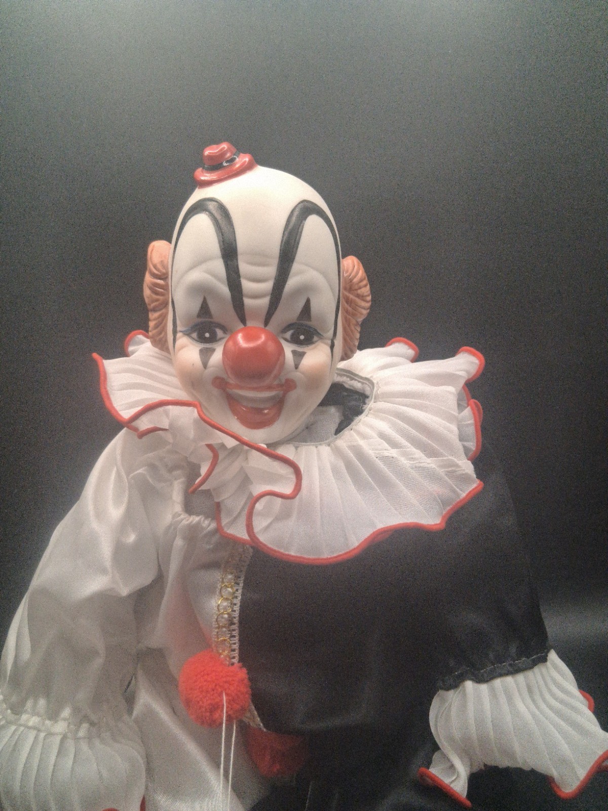 Vintage 1983 Creepy Clown DYNASTY DOLL - Sitting Clown Porcelain - 12\