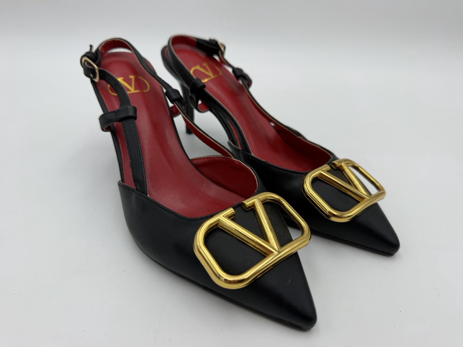 VALENTINO GARAVANI V LOGO SLINGBACK PUMPS SIZE 36 EU / US 5.5 GUC