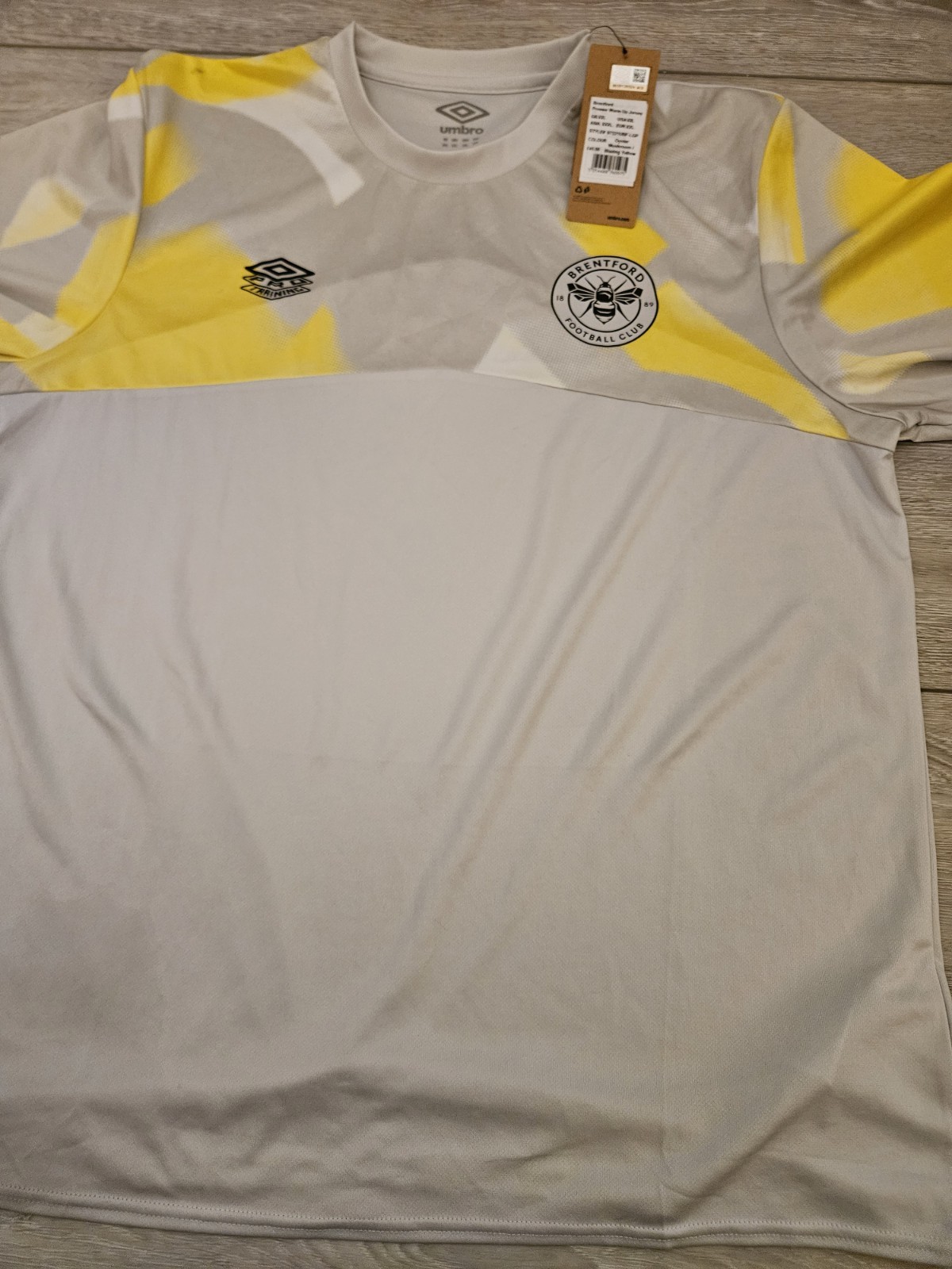 BRENTFORD UMBRO 2022-2023 WARM UP TRAINING SHIRT SIZE 2XL BRENTFORD UMBRO 2022-2023 WARM UP TRAINING SHIRT SIZE 2XL