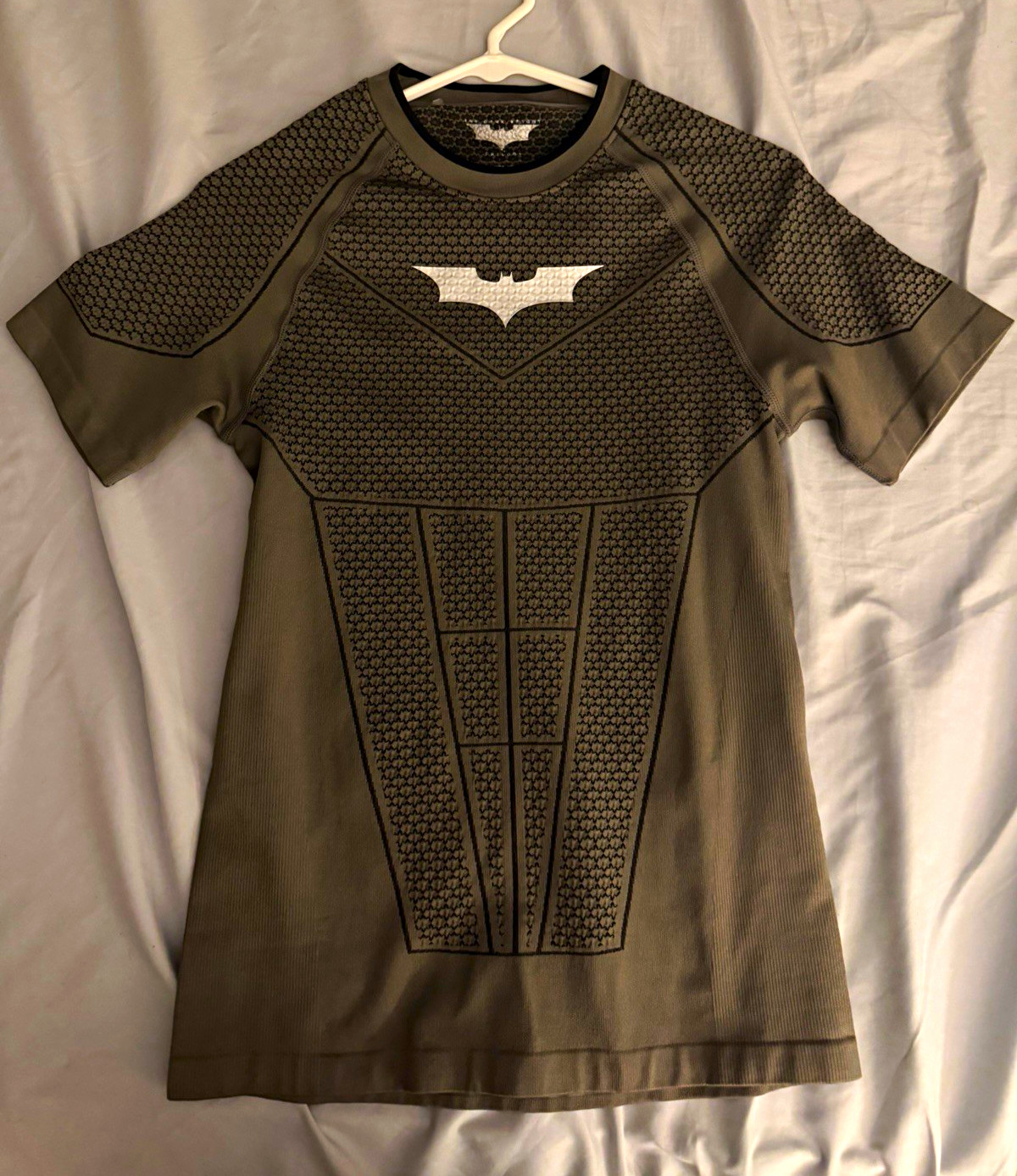 YoungLA Batman Dark Knight Trilogy Men\'s Base Layer Top M Gray/Black