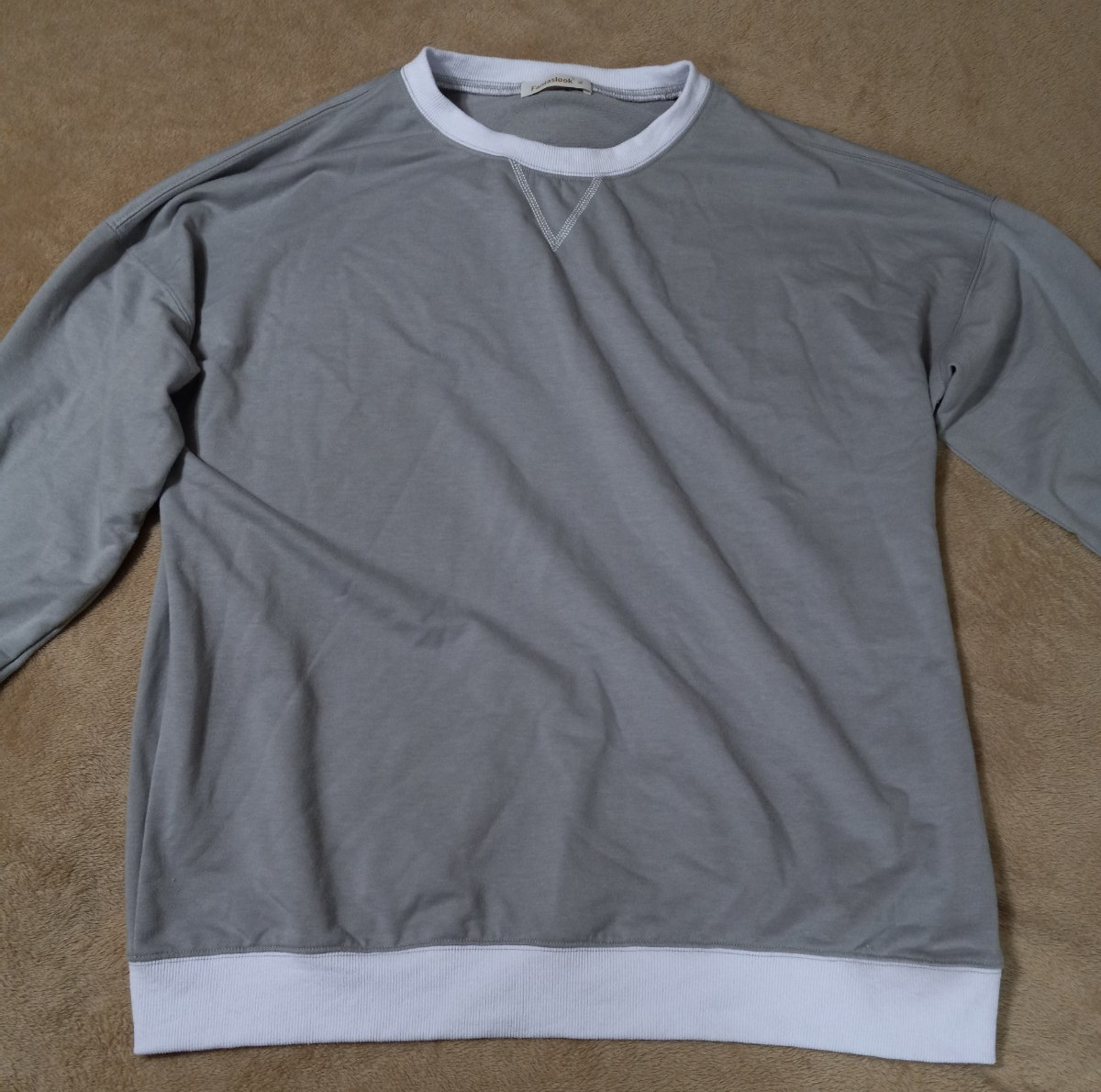Fantaslook Gray w/White Trim Ladies Top (XL) - Preowned Fantaslook Gray w/White Trim Ladies Top (XL) - Preowned