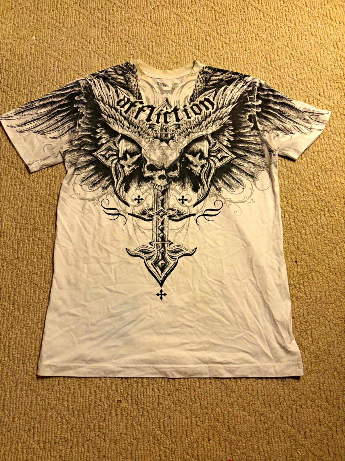 Affliction Live Fast Cross Graphic Crew Neck Short Sleeve T-Shirt Men’s M Affliction Live Fast Cross Graphic Crew Neck Short Sleeve T-Shirt Men’s M
