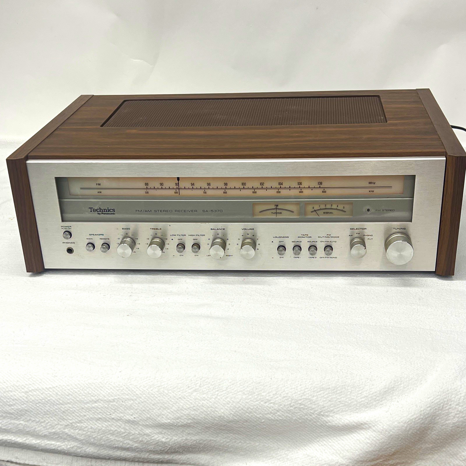 Technics by Panasonic SA-5370 FM/AM Stereo Receiver Silver Wood Case Model