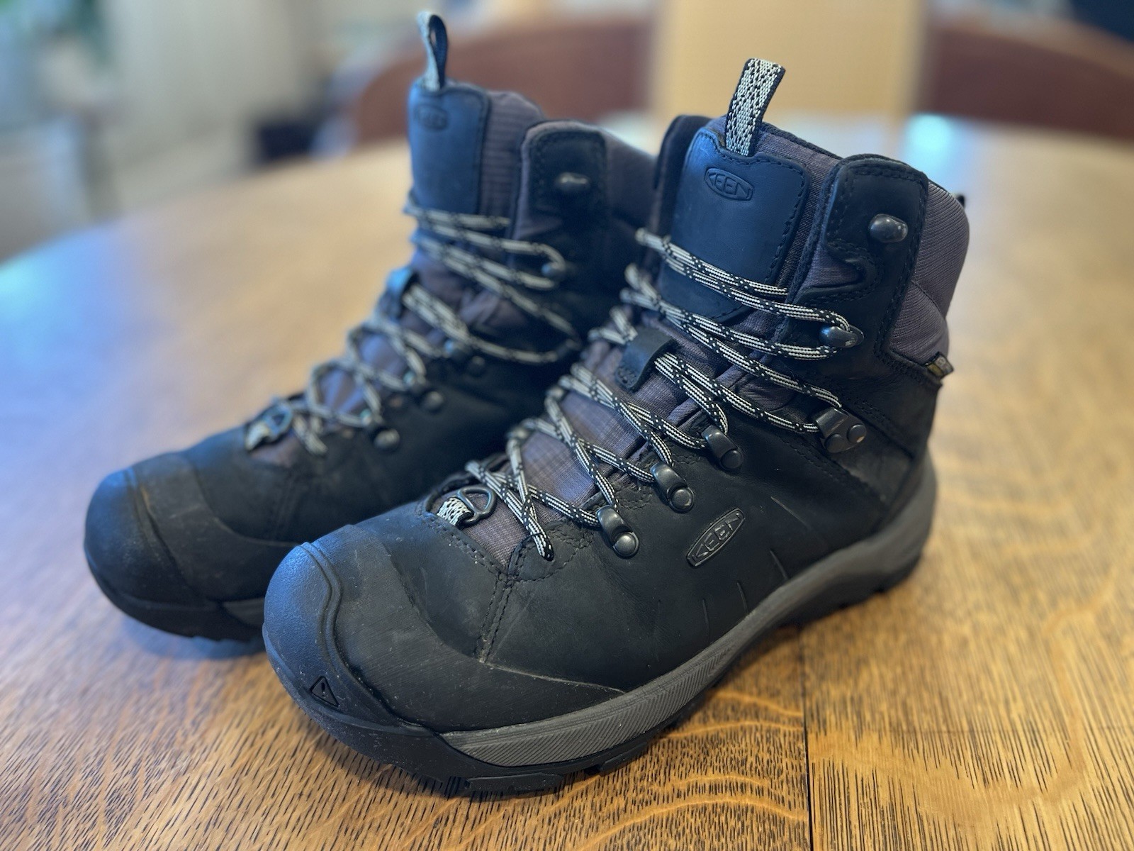 KEEN Black Lace-Up Ankle Hiking Boots Lug Sole Women’s US 8.5 Medium 1023637