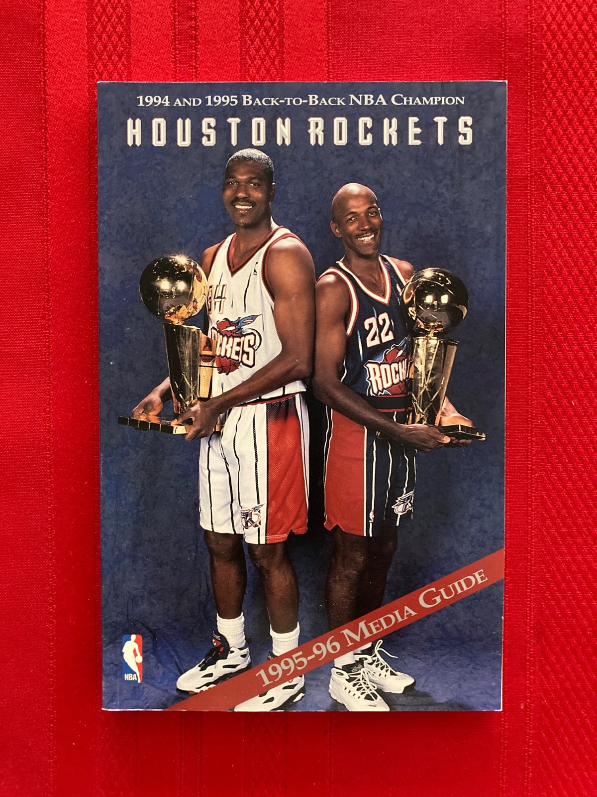 1995-1996 Houston Rockets media guide / 1995 NBA champions / Drexler / Olajuwon 1995-1996 Houston Rockets media guide / 1995 NBA champions / Drexler / Olajuwon