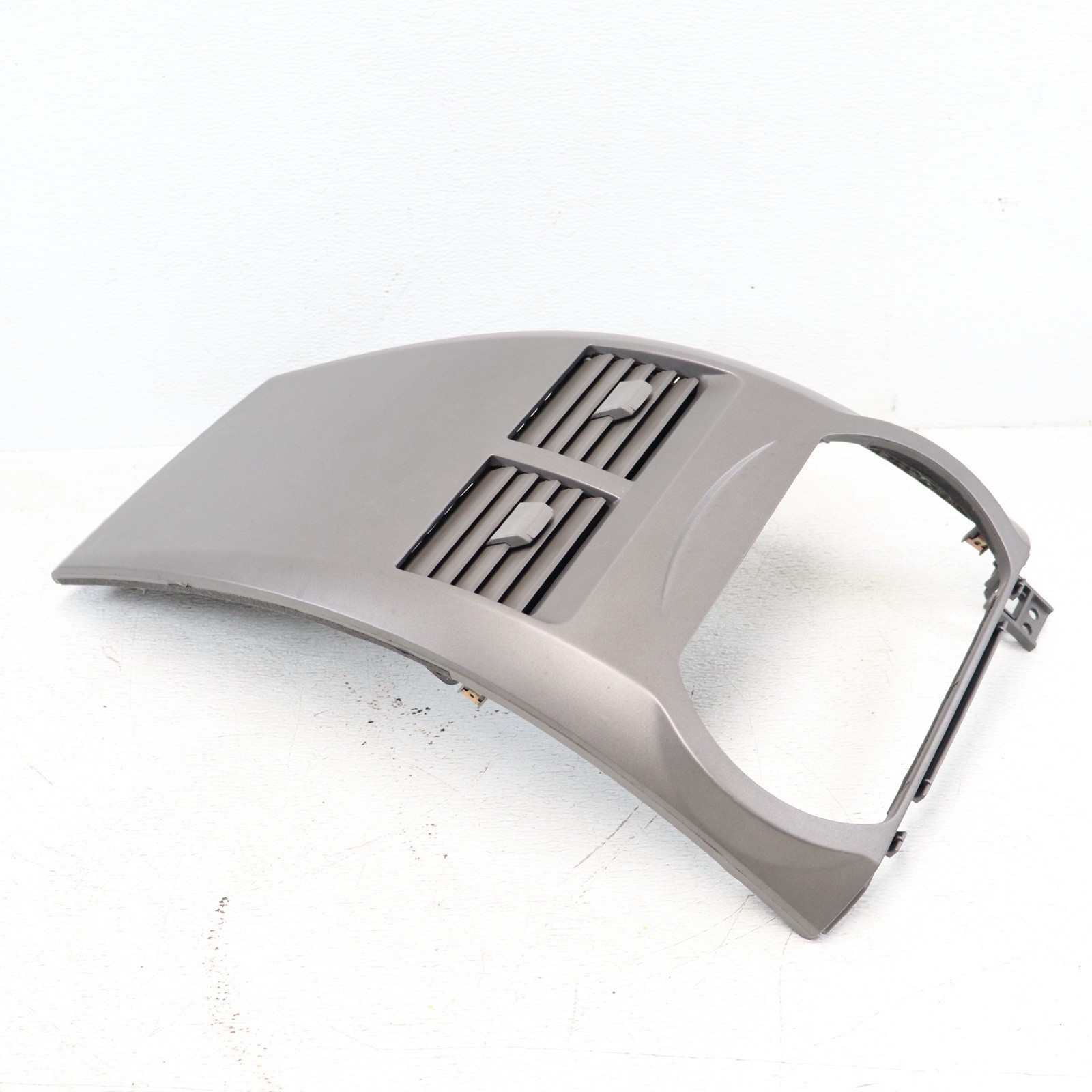 2002-2004 Nissan Altima Center Dash Radio Bezel Vents Trim Gray 2002-2004 Nissan Altima Center Dash Radio Bezel Vents Trim Gray