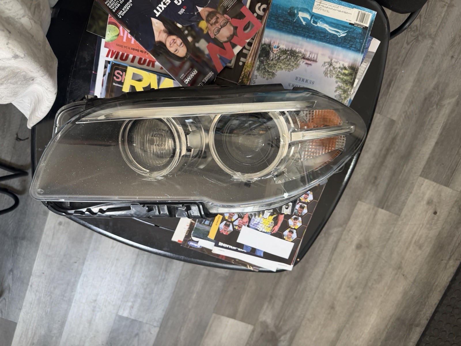 RH XENON 63117343906 HEADLAMP OEM 14-16 BMW 550I 528i 535i F10 Driver Side RH XENON 63117343906 HEADLAMP OEM 14-16 BMW 550I 528i 535i F10 Driver Side