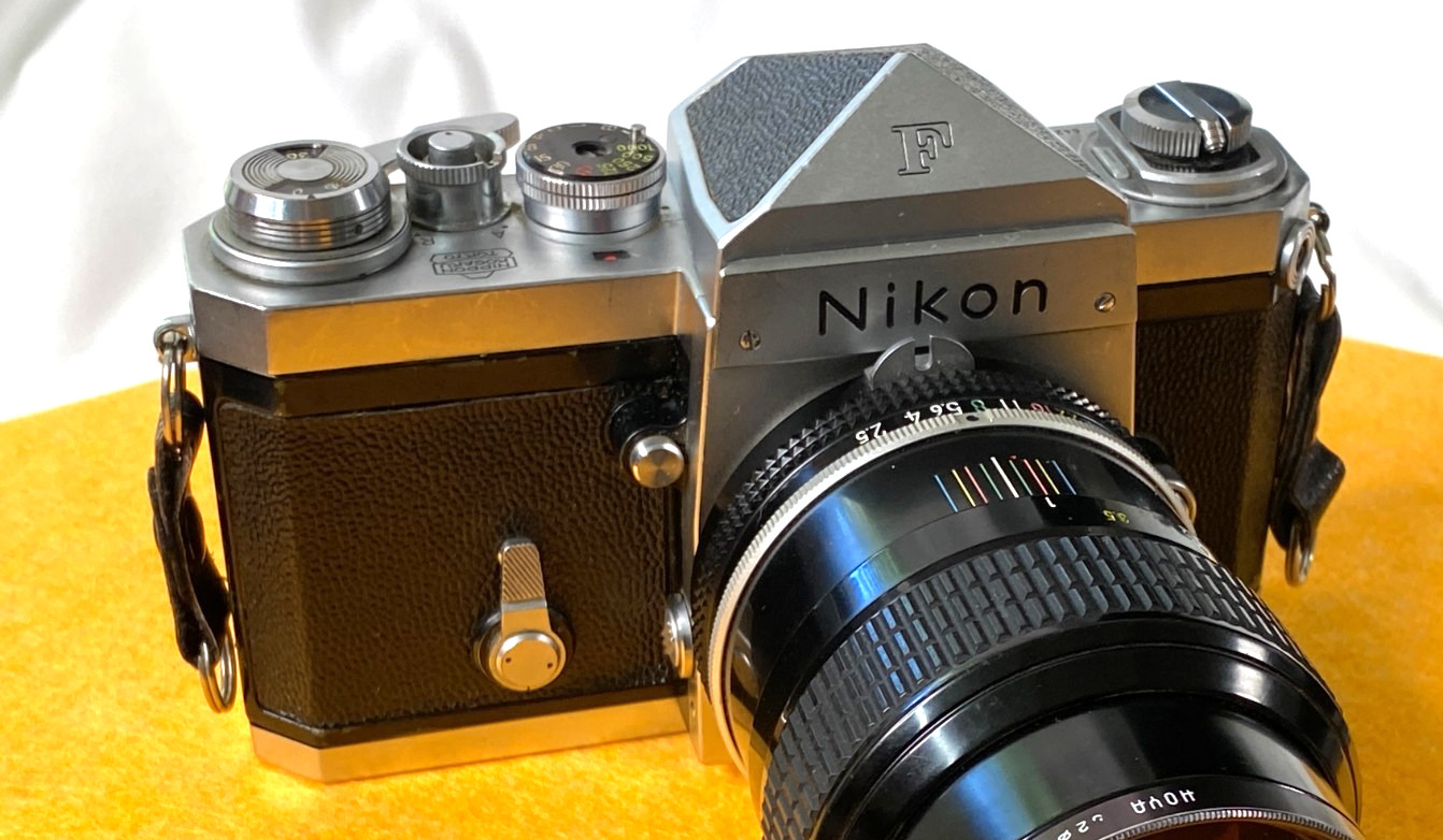 Vintage Mechanical Nikon F Eye Level Silver 35mm Film SLR Camera - Body Only Vintage Mechanical Nikon F Eye Level Silver 35mm Film SLR Camera - Body Only