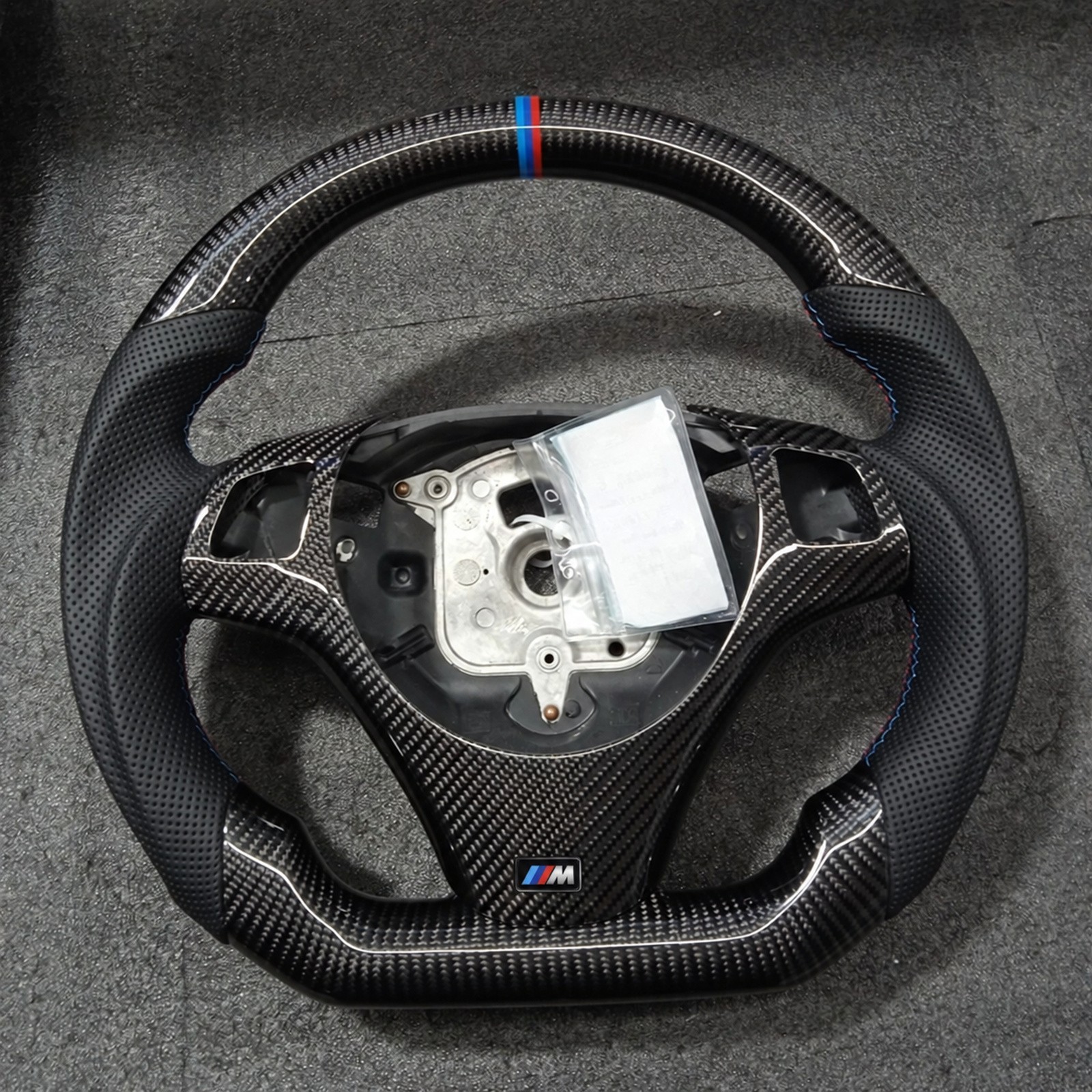 Real Carbon Fiber Steering Wheel For BMW 328i 335i E90 M3 E91 E92 93 W/Cover US
