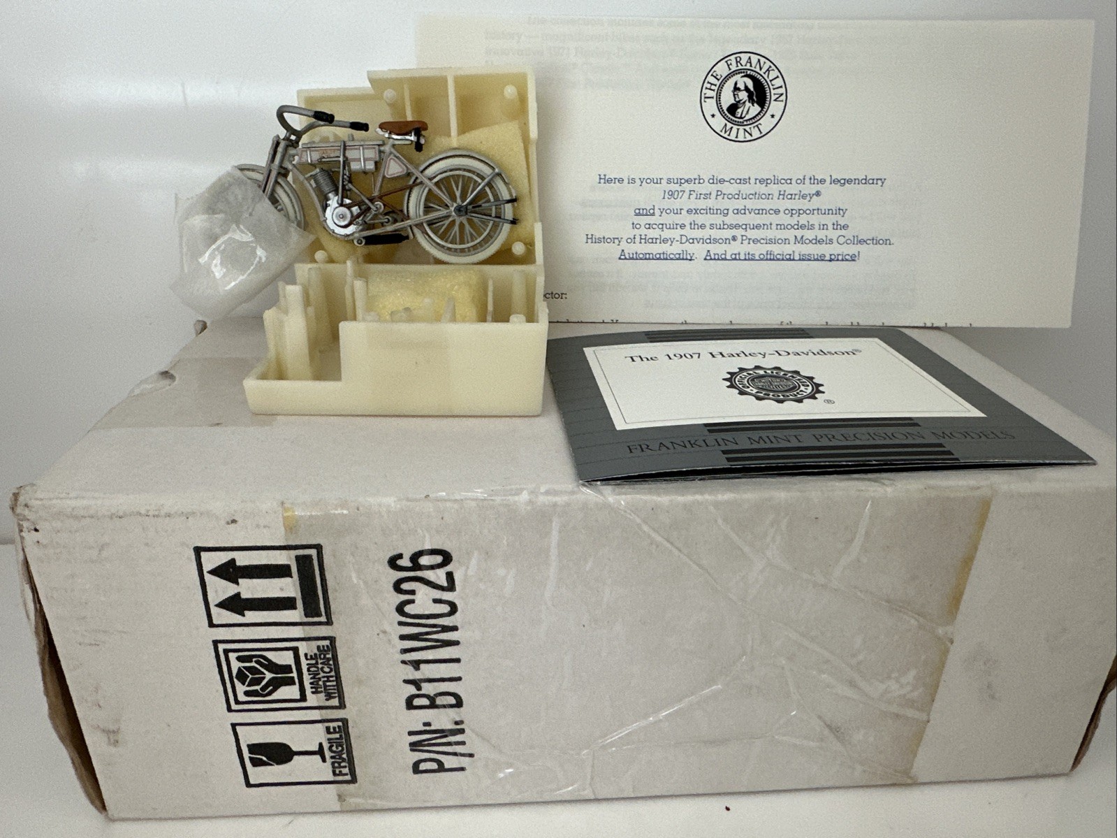 Franklin Mint Precision Models 1907 Harley-Davidson B11WC26 Motorcycle 1:24 NEW Franklin Mint Precision Models 1907 Harley-Davidson B11WC26 Motorcycle 1:24 NEW