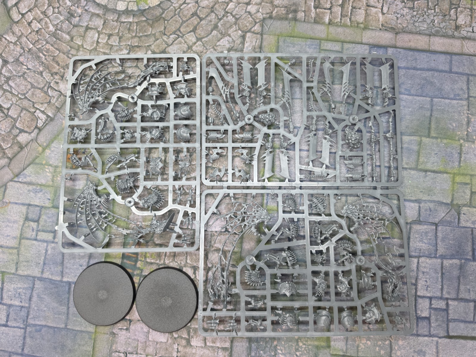 Warhammer AoS Ossiarch Bonereapers Morghast Archai / Harbingers NO BOX **NEW** Warhammer AoS Ossiarch Bonereapers Morghast Archai / Harbingers NO BOX **NEW**