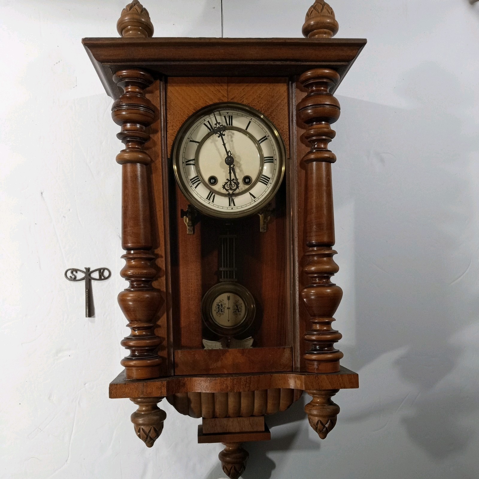 Carl Werner Konkurrenz Antique German Vienna Regulator 8 Day Wall Clock W/Acorns Carl Werner Konkurrenz Antique German Vienna Regulator 8 Day Wall Clock W/Acorns