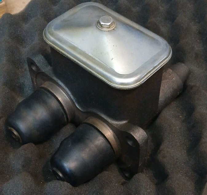 NOS International Dual Port Master Cylinder - 1960s International 900, 1000, C/D