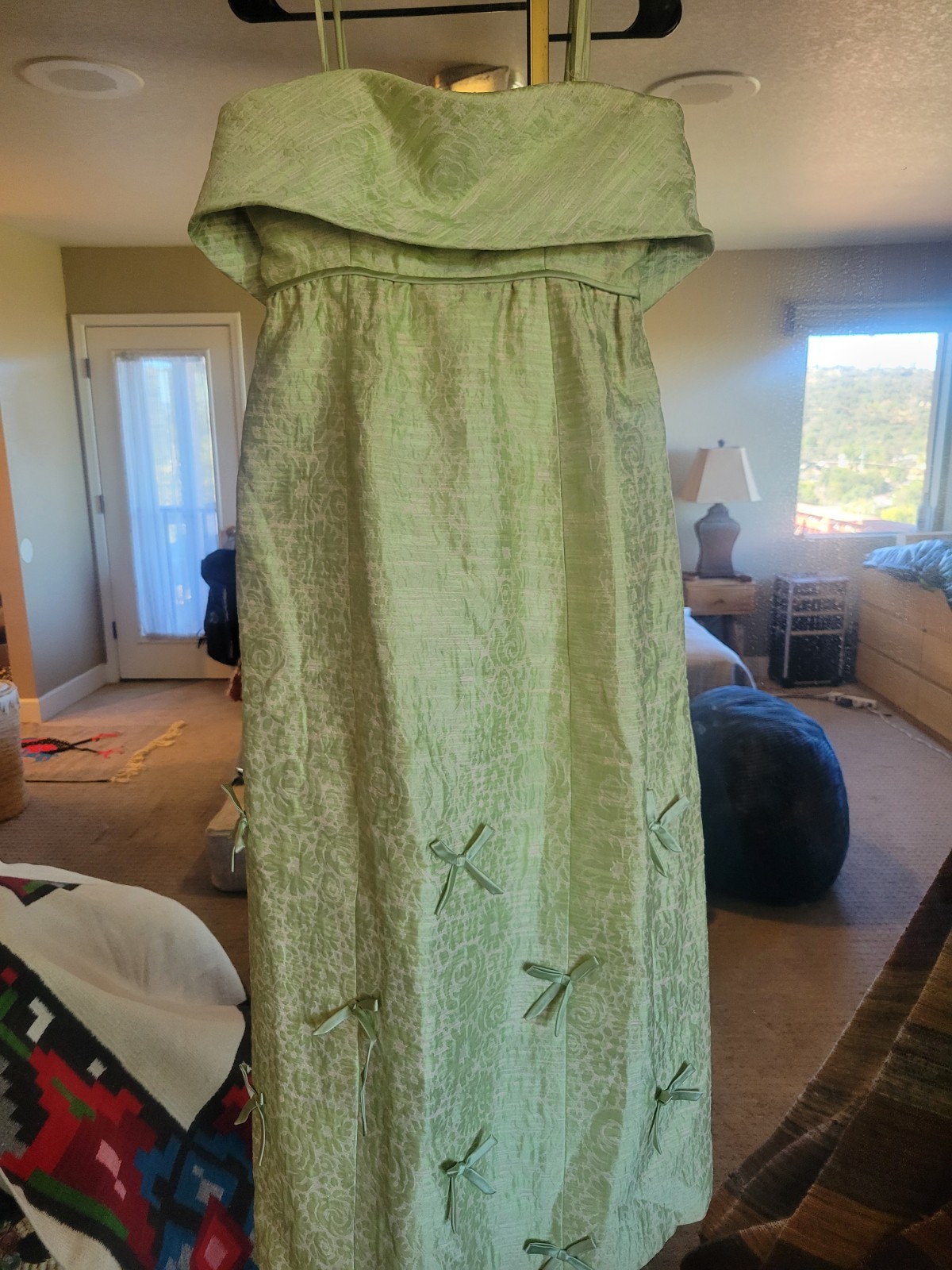 BEAUTIFUL 1960S MINT GREEN MAXI GOWN DRESS  TINY BOWS  METAL ZIPPER  SZ  SM
